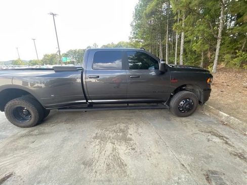Used 2024 RAM 3500 Laramie w/ Night Edition AWD/4WD image 17