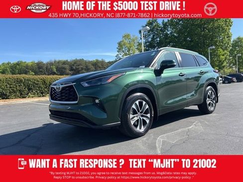 Used 2025 Toyota Highlander XLE image 1