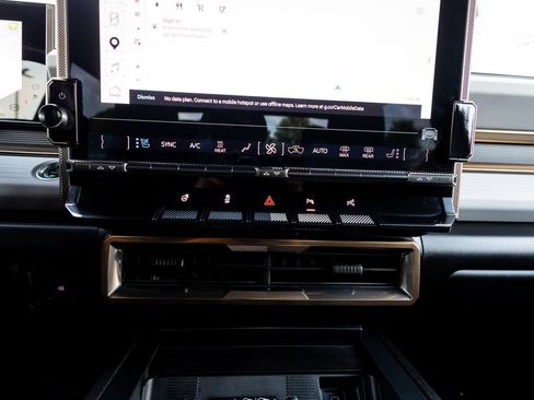 Used 2025 GMC Hummer EV 3X AWD/4WD image 36
