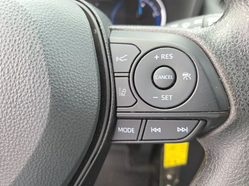 Certified 2025 Toyota RAV4 LE AWD/4WD image 25