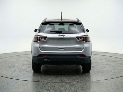 Used 2025 Jeep Compass Trailhawk AWD/4WD image 7