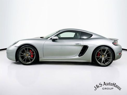 Used 2018 Porsche 718 Cayman S image 4