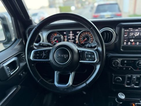 Used 2021 Jeep Wrangler Unlimited Sahara AWD/4WD image 26