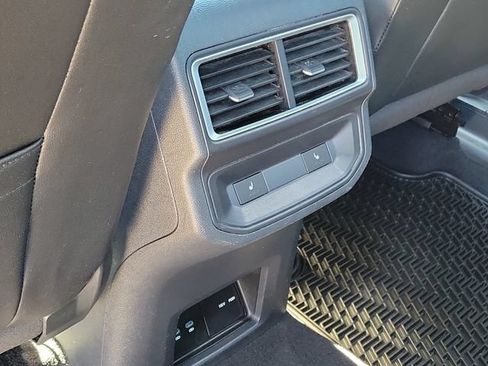 Used 2024 Volkswagen Atlas Cross Sport SEL R-Line AWD/4WD image 26