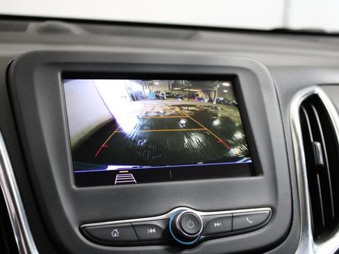 Used 2020 Chevrolet Equinox LT w/ Driver Convenience Package FWD image 16
