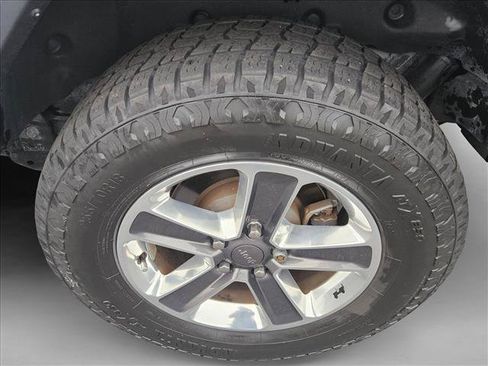 Used 2018 Jeep Wrangler Unlimited Sahara AWD/4WD image 24