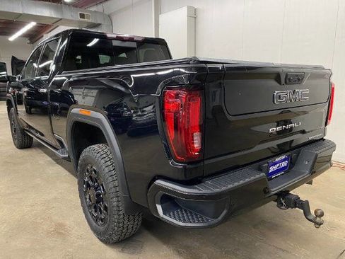 Used 2021 GMC Sierra 3500 Denali w/ Denali Black Diamond Edition image 3