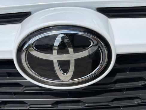 Used 2023 Toyota RAV4 XLE Premium image 8