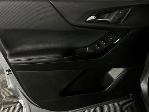 Used 2025 Chevrolet Equinox LT image 24