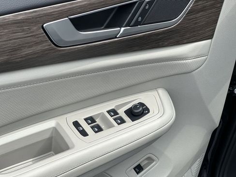 New 2026 Volkswagen Atlas SEL image 13