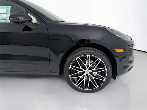New 2026 Porsche Macan AWD/4WD image 30