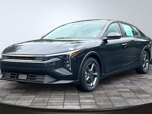 Used 2025 Kia K4 FWD image 1