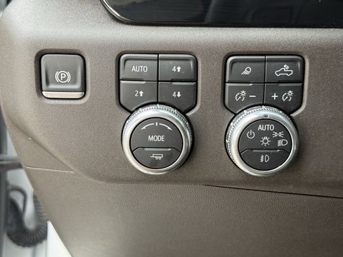Used 2025 GMC Sierra 2500 SLT AWD/4WD image 23