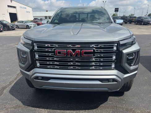 Used 2025 GMC Canyon Denali AWD/4WD image 3