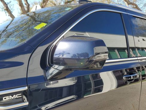 Used 2022 GMC Yukon XL Denali w/ Advanced Technology Package image 12