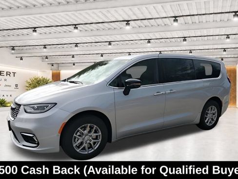New 2026 Chrysler Pacifica Select FWD image 5