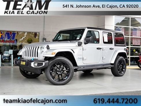 Used 2023 Jeep Wrangler Unlimited Sahara AWD/4WD image 2