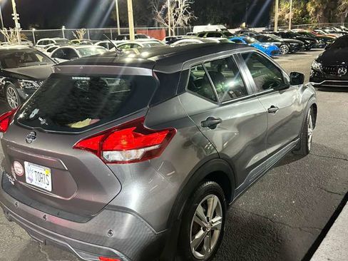 Used 2020 Nissan Kicks S image 9