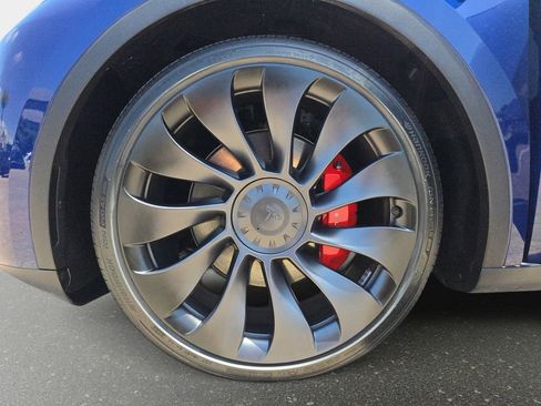 Used 2025 Tesla Model Y Performance AWD/4WD image 36