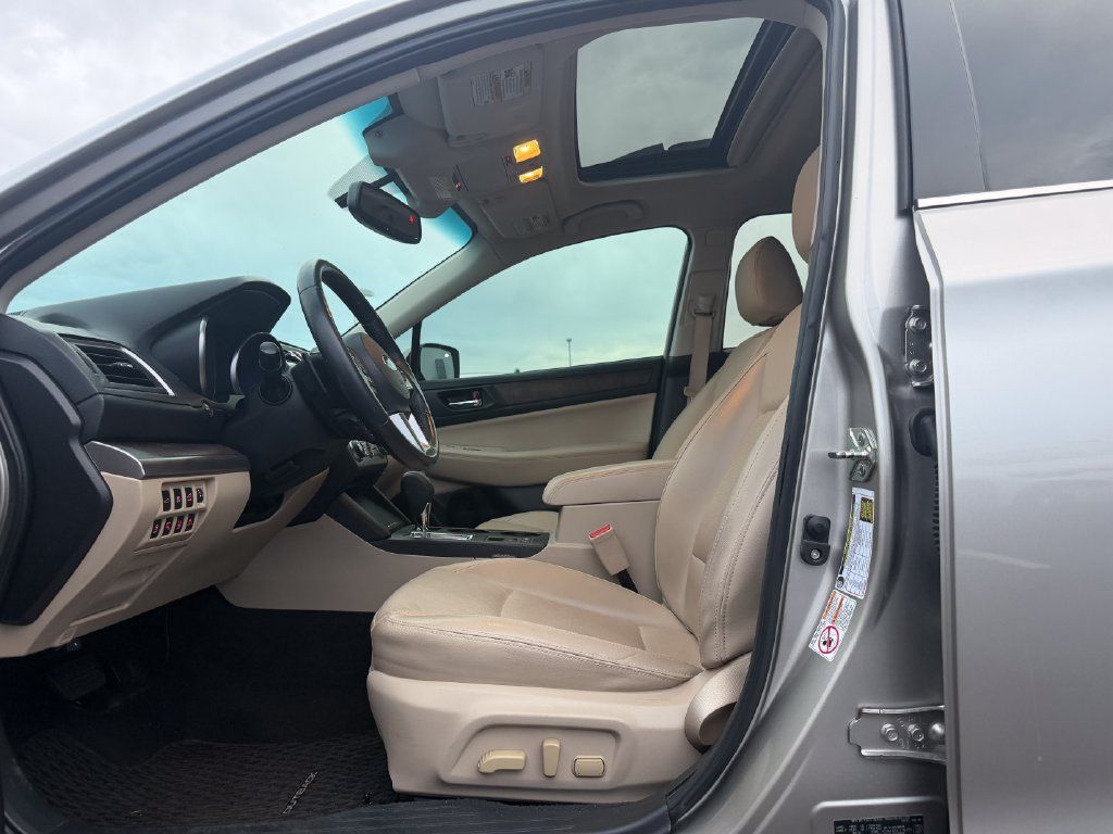 Used 2016 Subaru Outback 3.6R Limited AWD/4WD image 5