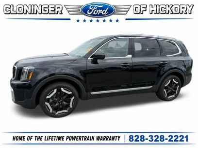 Used 2024 Kia Telluride EX w/ EX Captain's Chair Package