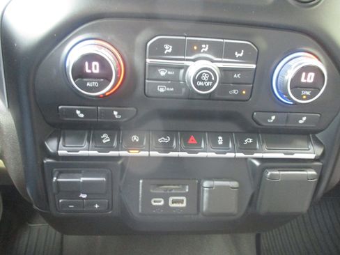 Used 2020 Chevrolet Silverado 1500 LT w/ Convenience Package image 14