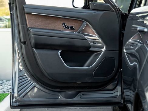 Certified 2024 Land Rover Range Rover SE AWD/4WD image 12