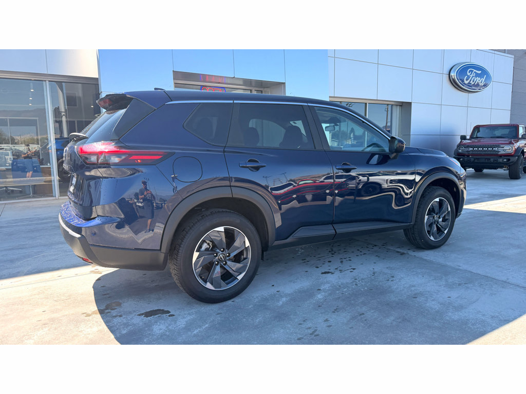Used 2025 Nissan Rogue SV FWD image 5