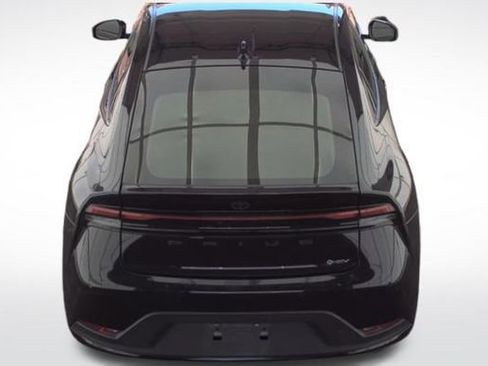 Used 2024 Toyota Prius LE image 5