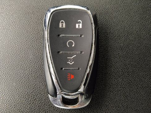 Used 2018 Chevrolet Equinox LT image 32