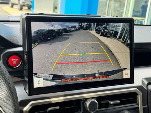 Used 2025 Toyota Tacoma TRD Sport image 24