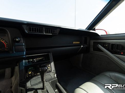 Used 1991 Chevrolet Camaro Z28 image 69
