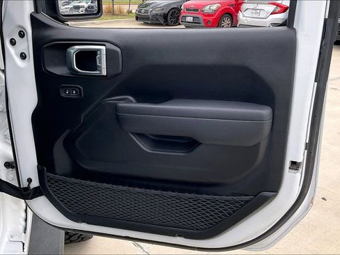 Used 2025 Jeep Gladiator Sport image 23