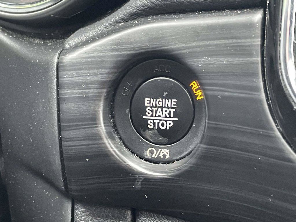 Certified 2020 Jeep Grand Cherokee Altitude AWD/4WD image 30