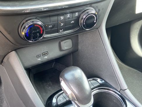 Used 2024 Buick Encore GX Preferred FWD image 39