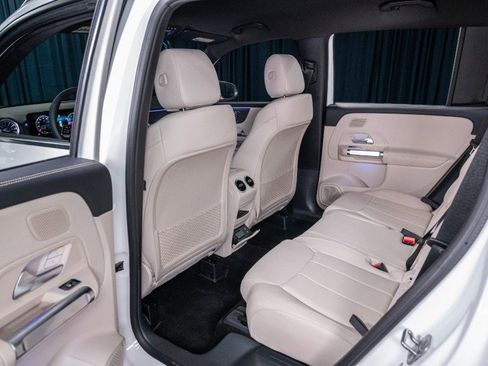 Certified 2025 Mercedes-Benz GLB 250 image 15