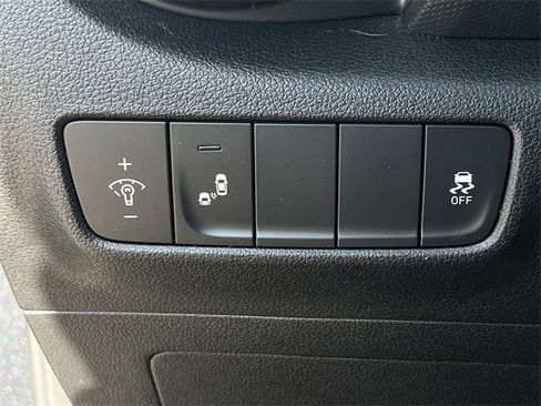 Used 2018 Hyundai Kona SEL image 28