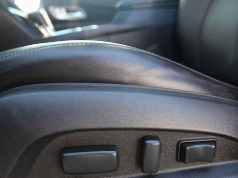 Used 2017 Chevrolet Equinox Premier w/ Enhanced Convenience Package AWD/4WD image 22