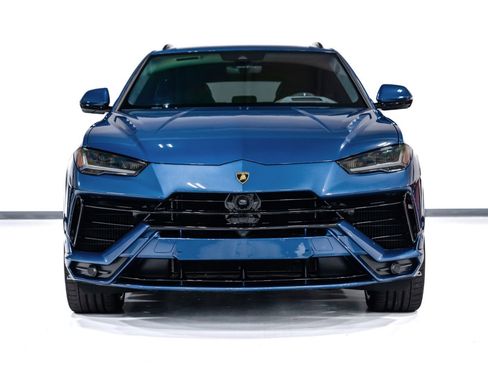 Used 2024 Lamborghini Urus S AWD/4WD image 3