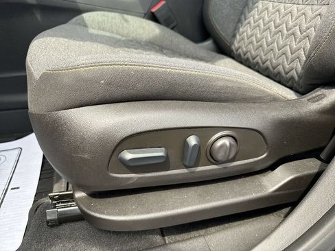 Used 2023 Chevrolet Equinox LT AWD/4WD image 12