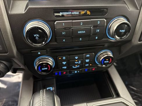 Used 2018 Ford F150 Raptor w/ Equipment Group 802A Luxury AWD/4WD image 8