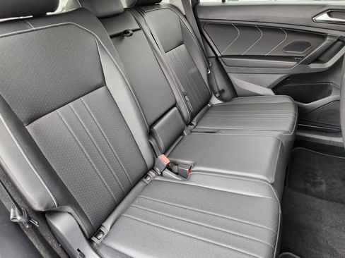 Certified 2023 Volkswagen Tiguan SE image 15