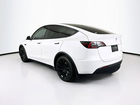 Used 2021 Tesla Model Y Long Range image 5