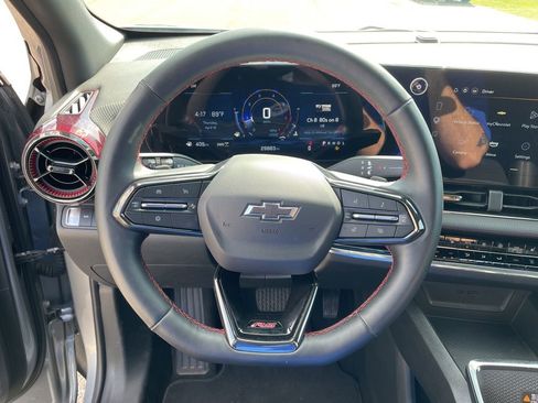 Used 2025 Chevrolet Equinox RS image 14