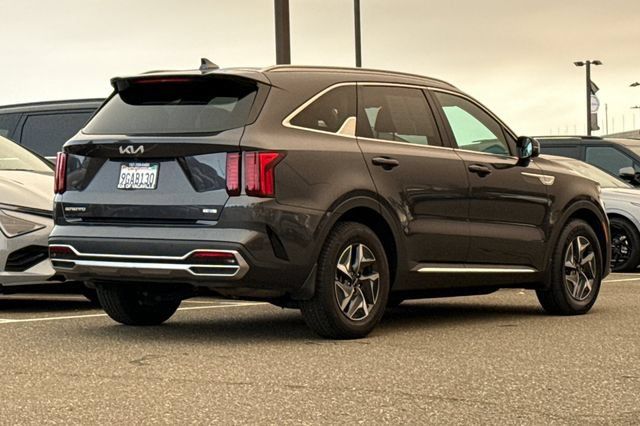 Certified 2023 Kia Sorento EX FWD image 5