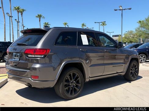 Used 2018 Jeep Grand Cherokee Altitude RWD image 6