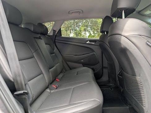 Used 2021 Hyundai Tucson Limited image 16