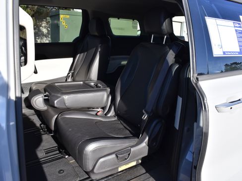 Used 2022 Kia Carnival SX image 28