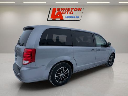 Used 2018 Dodge Grand Caravan SE image 5
