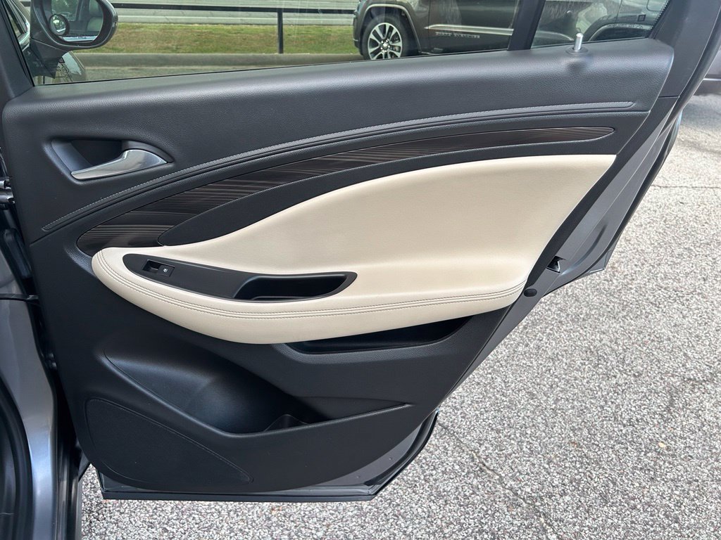 Used 2019 Buick Envision Preferred w/ LPO, Cargo Package FWD image 17